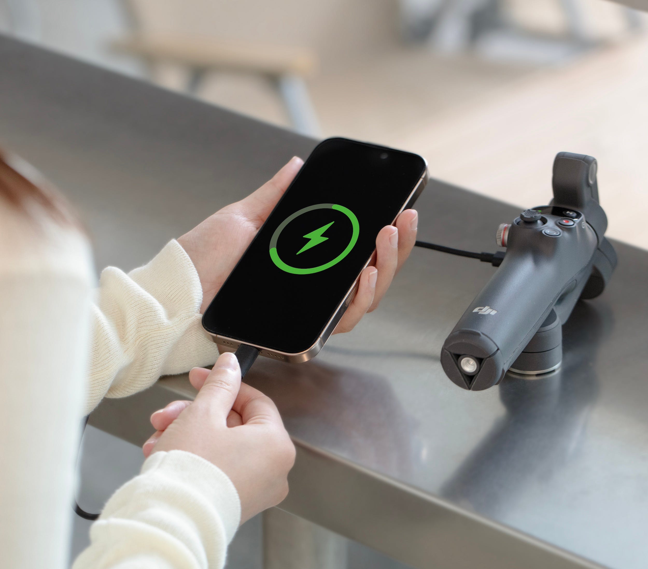 DJI Osmo Mobile 7P offers a max operating time of 10 hours