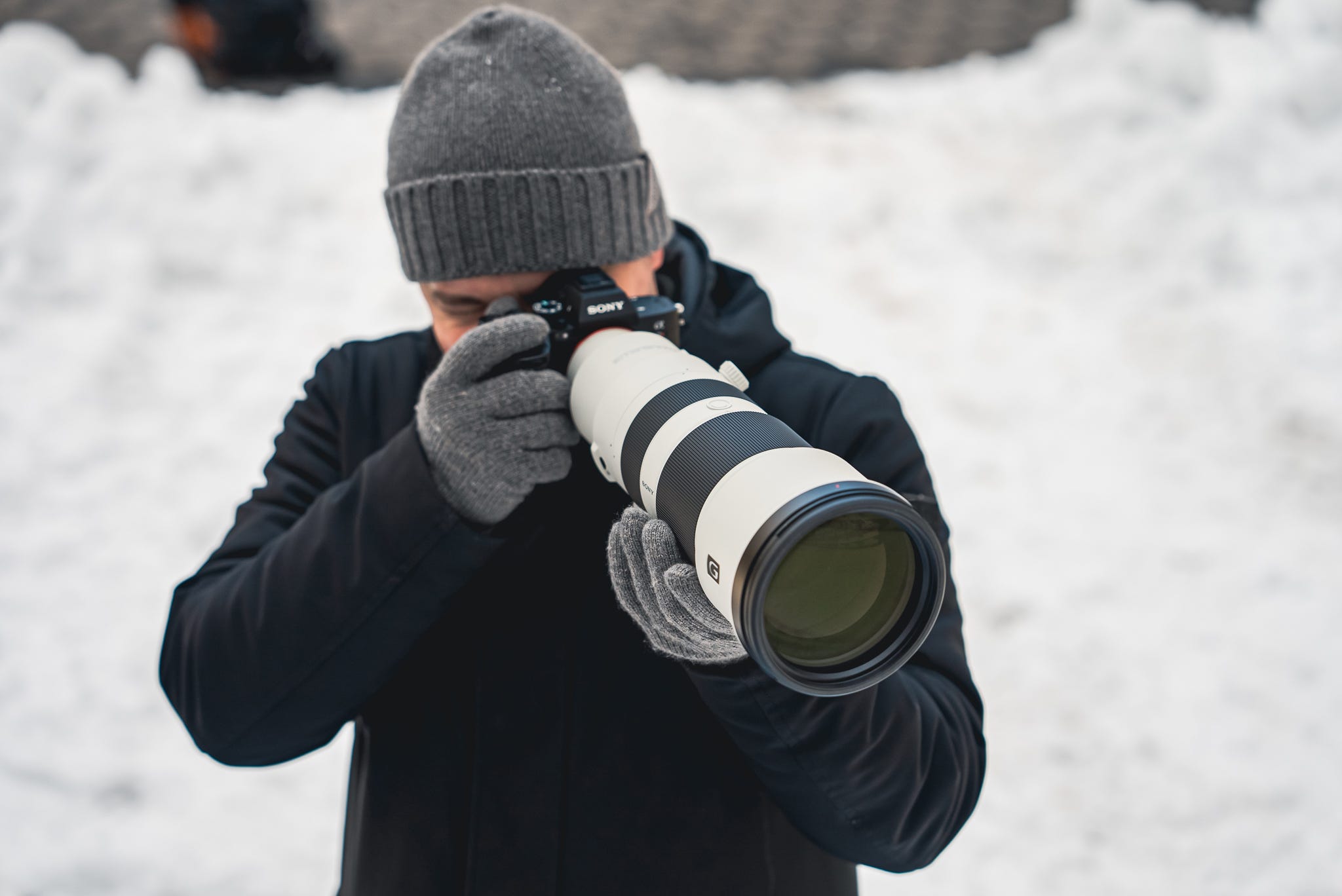 Sony FE 400-800mm lens shooting handheld at super-telephoto focal lengths is made easier by the built-in Optical SteadyShot image stabilization