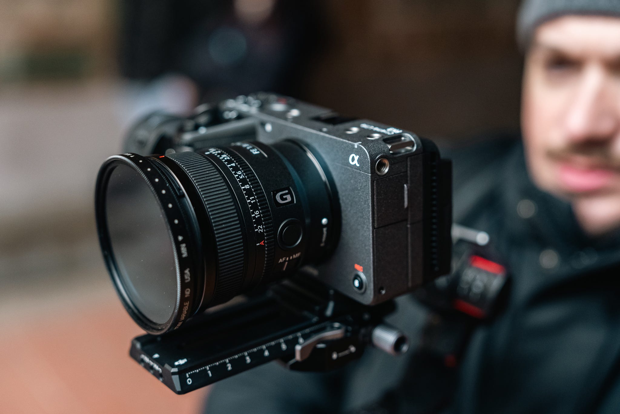 Sony FE 16mm lens has minimized focus breathing, ensuring smooth and natural focus transitions for professional-quality video
