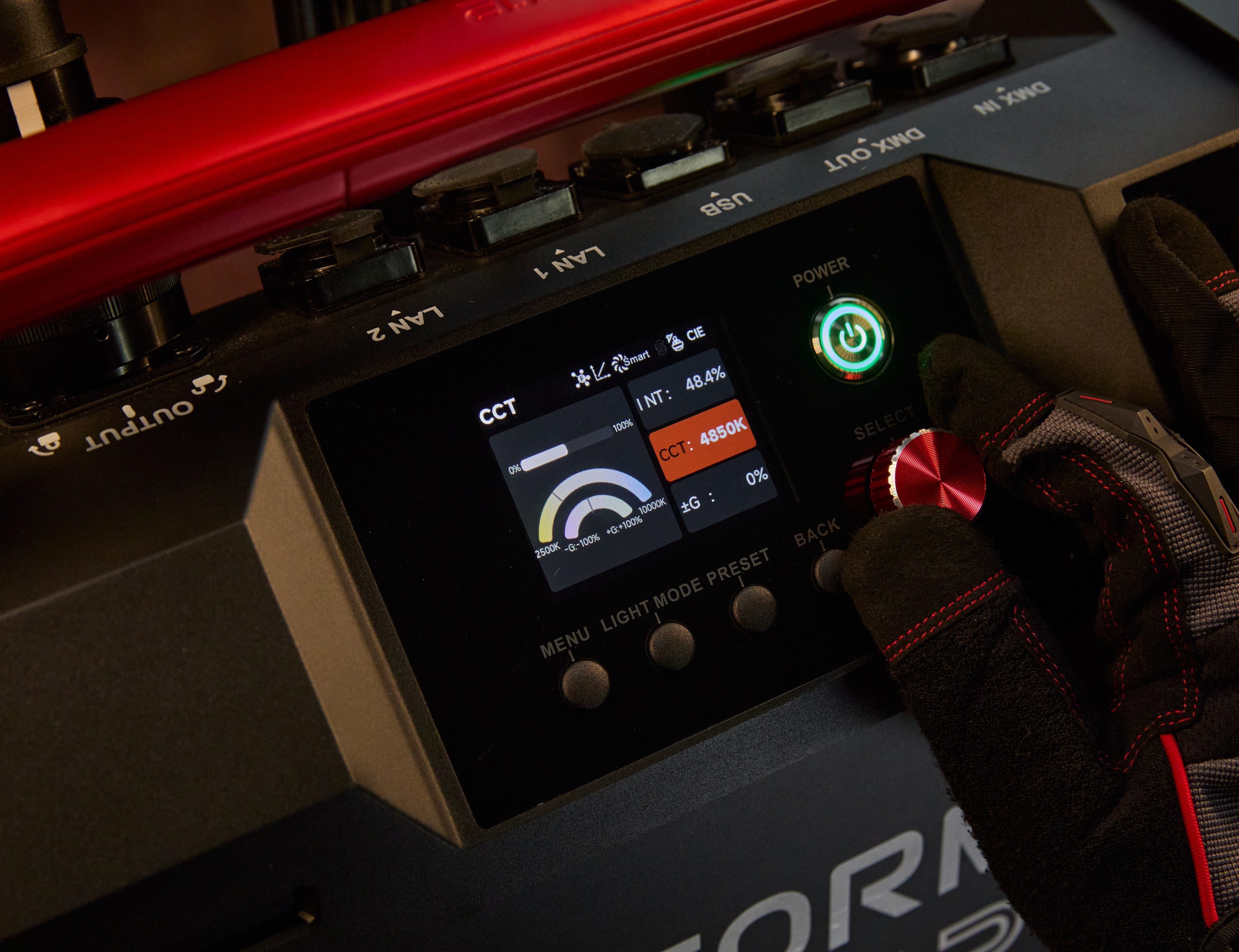 Aputure STORM XT52 features a fully tunable CCT range