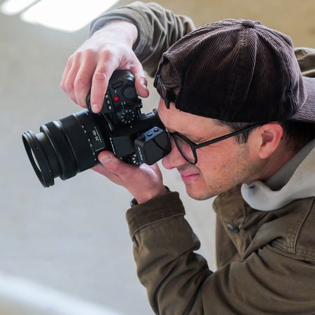 Panasonic LUMIX S Series 24-60mm close focus
