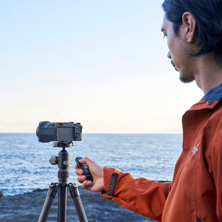 Sony RMT-VP2 Wireless Remote Commander supports a wider range of shooting situations