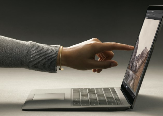 A stunning screen that responds to your touch