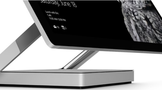 Effortlessly transforms from desk to studio