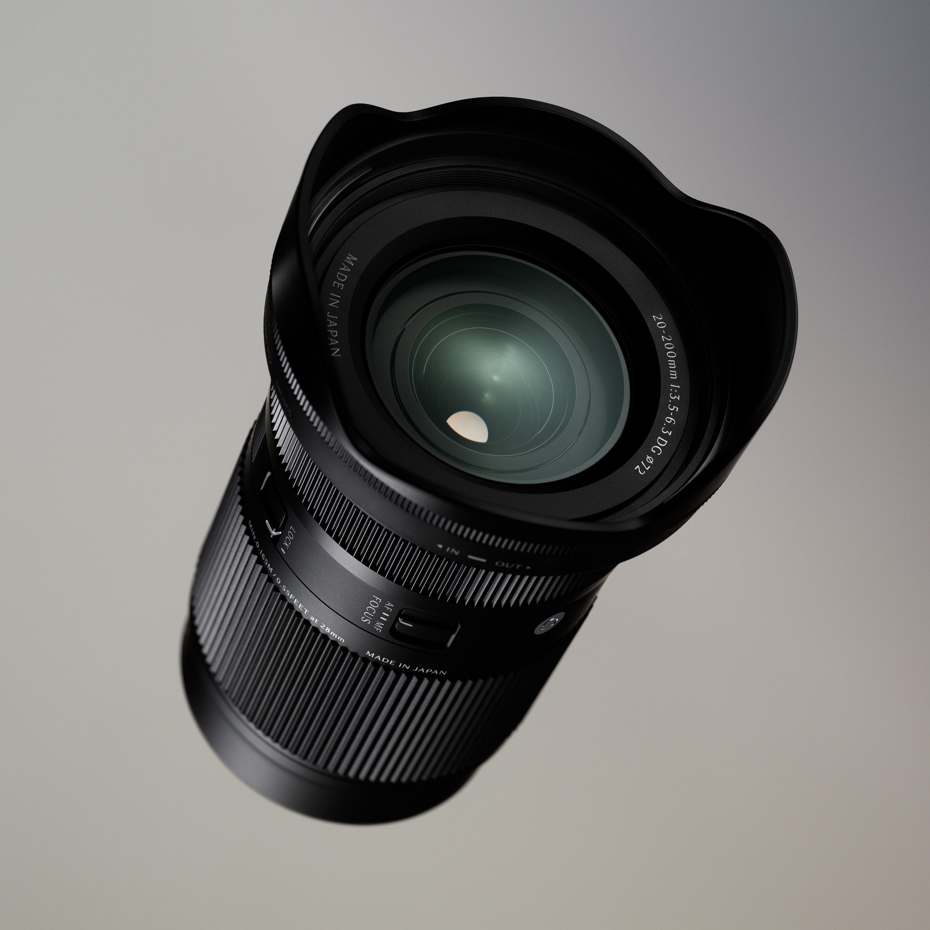Sigma 20-200mm F3.5-6.3 DG zoom lock switch 