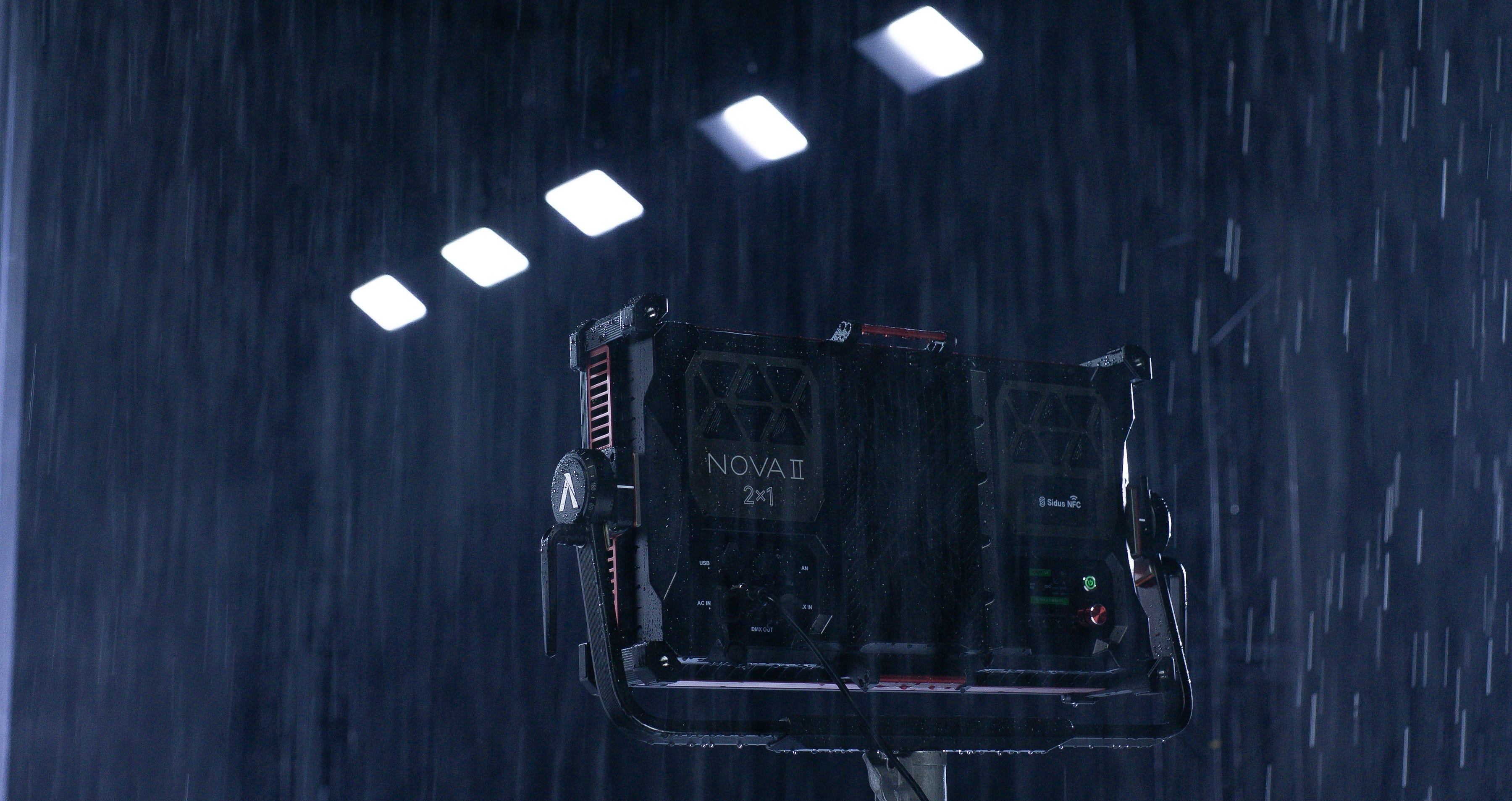 Aputure NOVA II 2x1 Light weather resistance