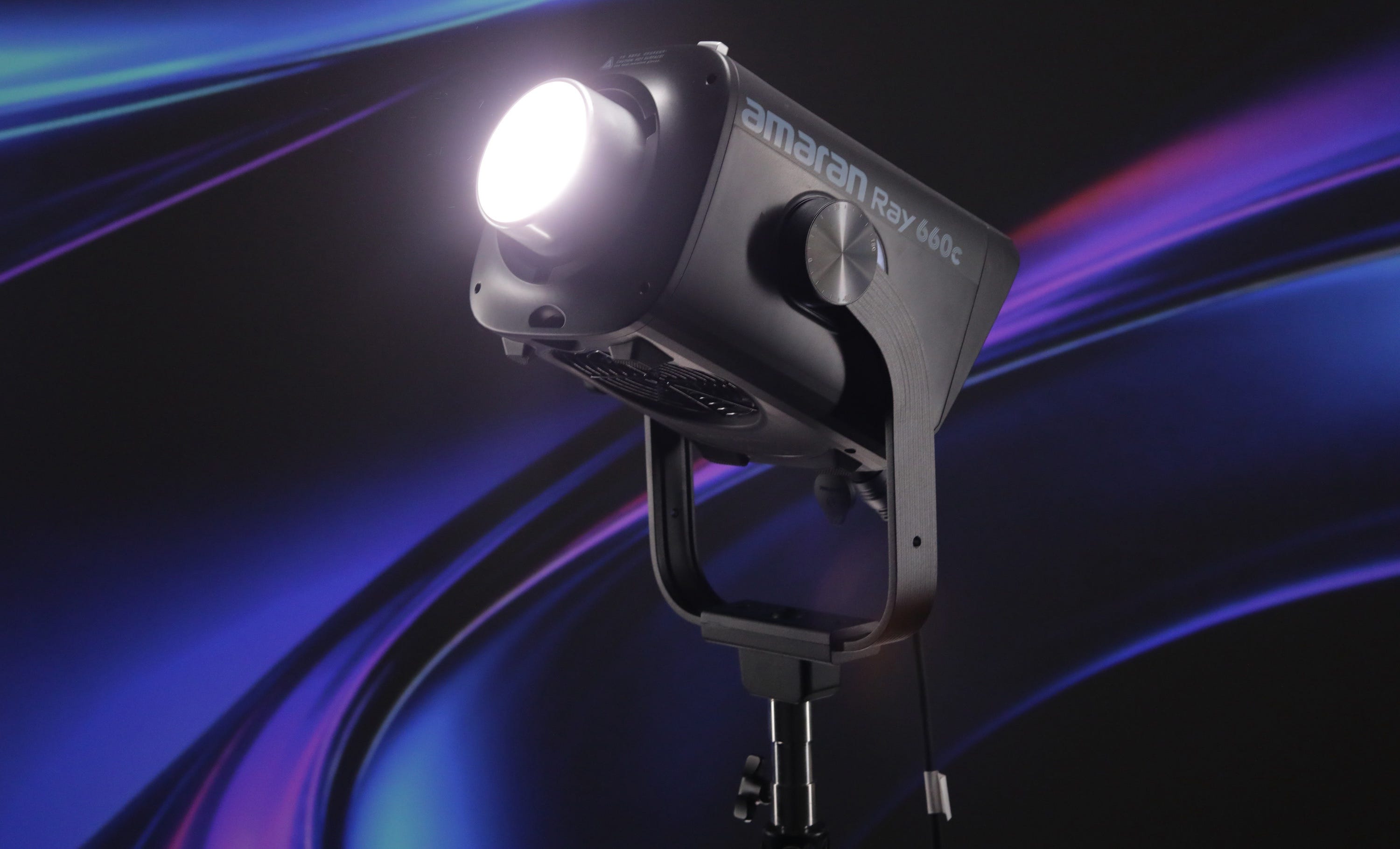 amaran Ray 660c 660W RGB Full-Color Point-Source COB LED Video