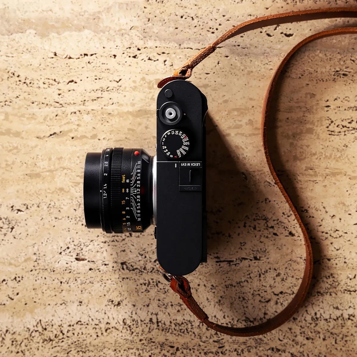 Leica Noctilux-M Aspherical Lens is condensed into 416 gram