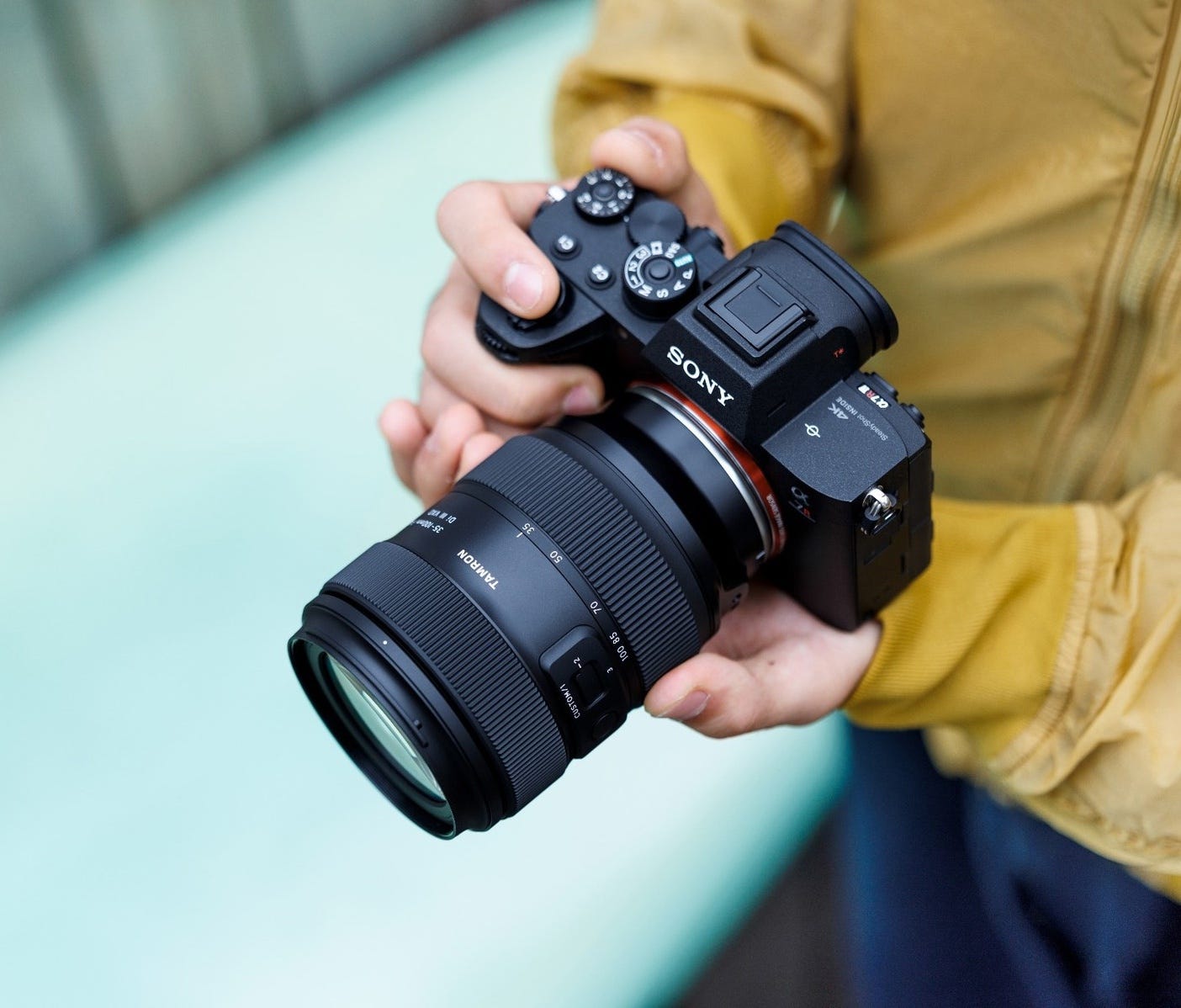 Tamron 35-100mm lens for Sony ensures comfortable handling