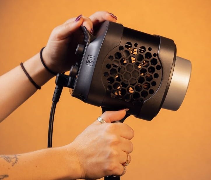 amaran Halo 200x compact Studio Form