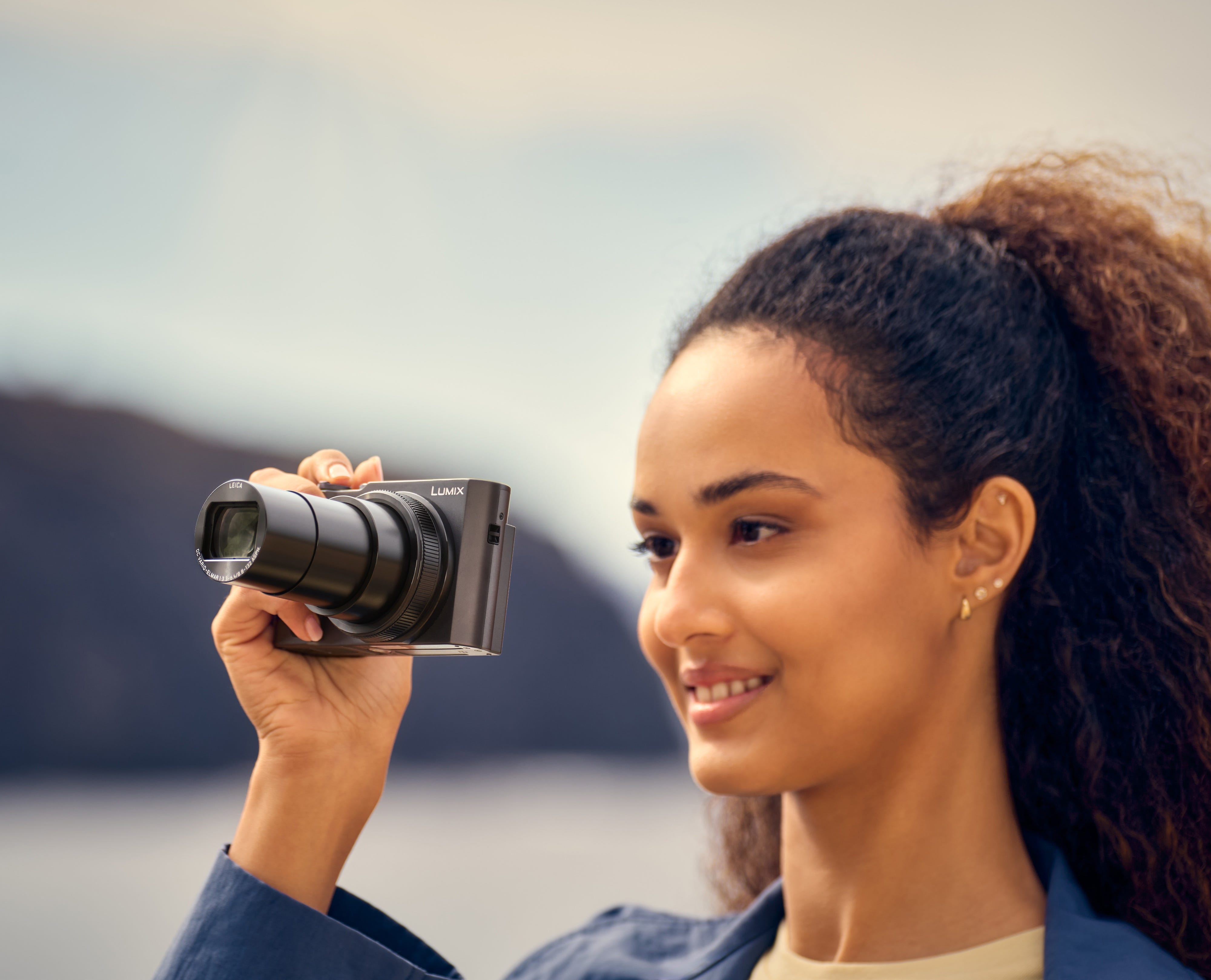 Panasonic LUMIX ZS300 is perfect for hybrid shooting