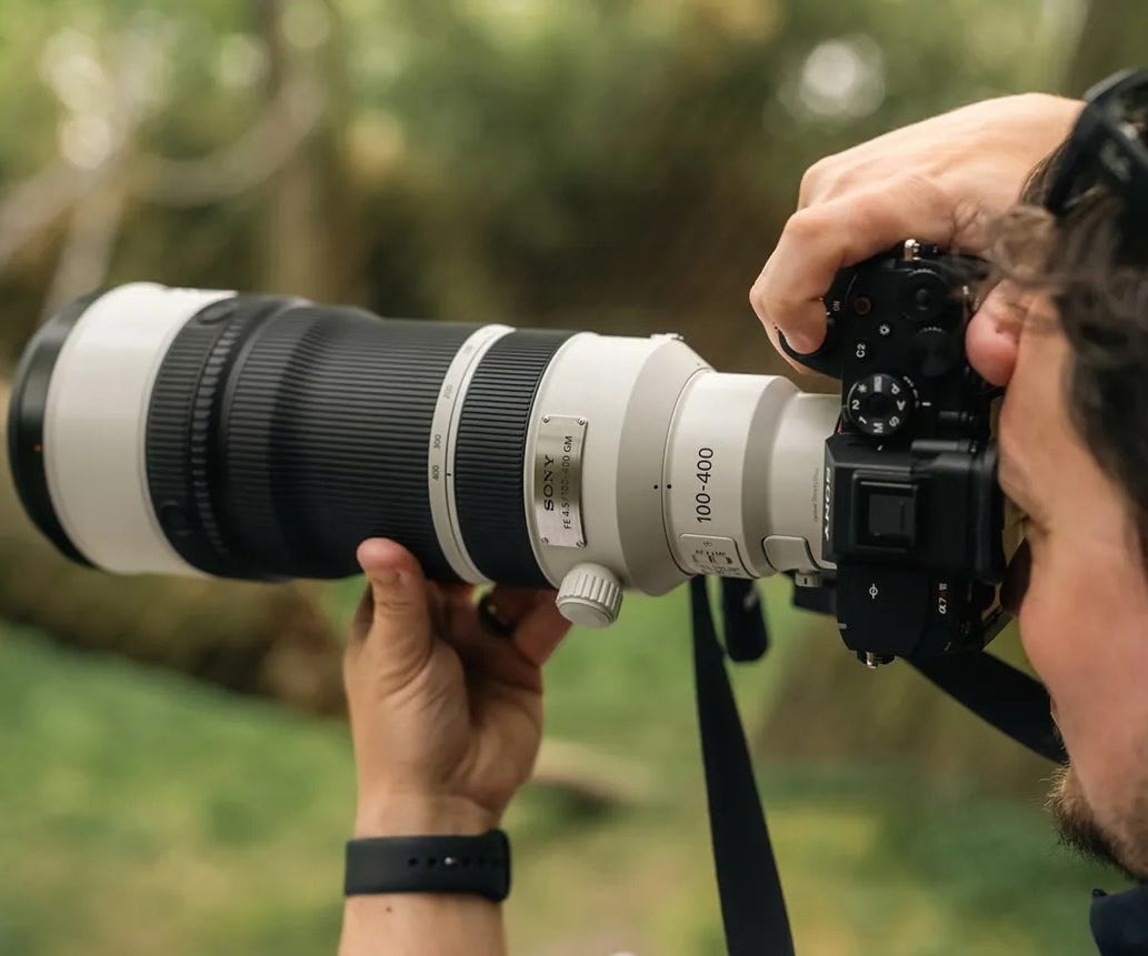 Sony FE 100-400mm Lens is lightweight