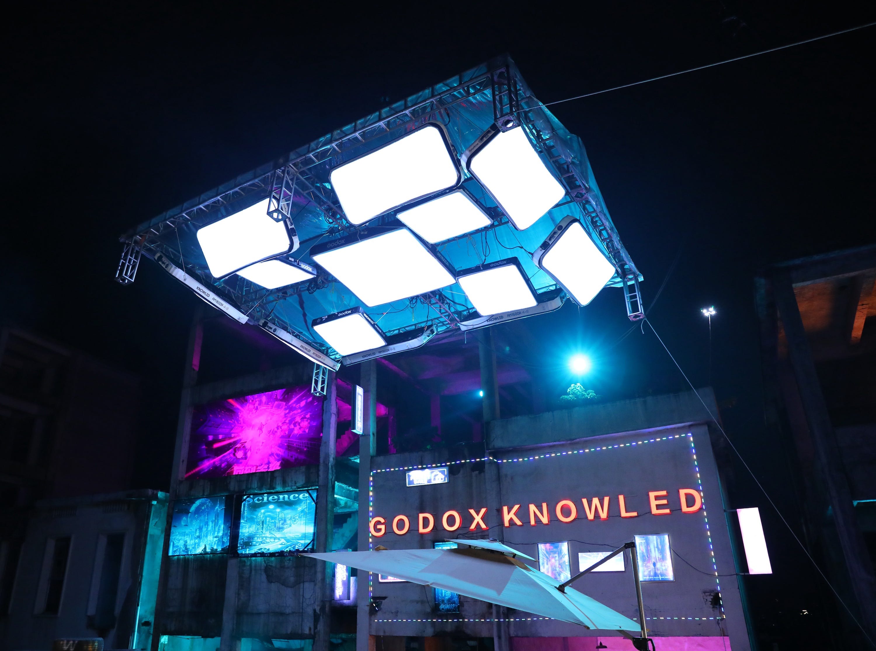 Godox KNOWLED AM800R light 800W output