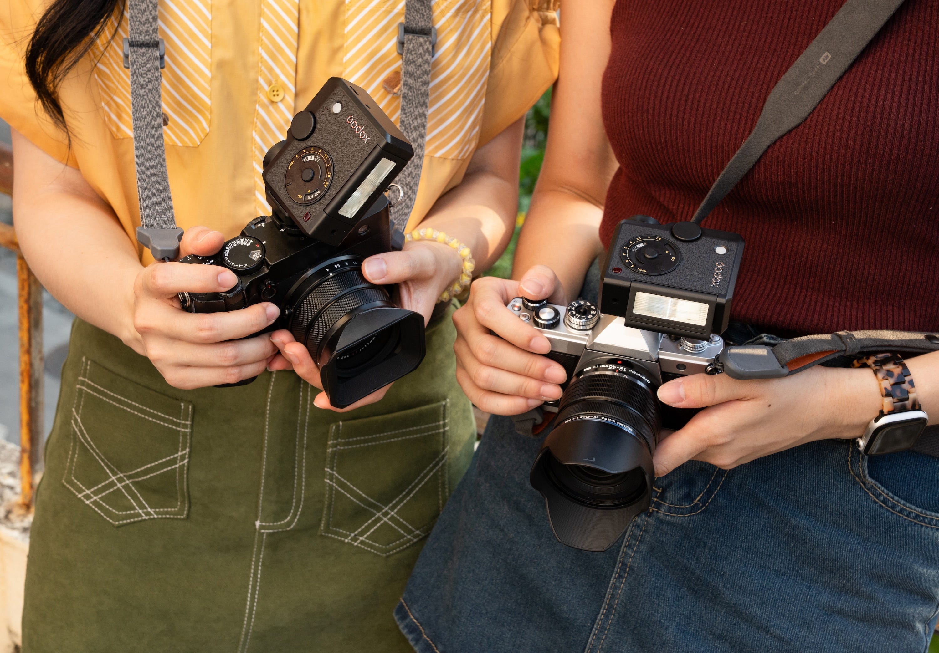 Godox Lux Junior II Flash horizontal and vertical shooting