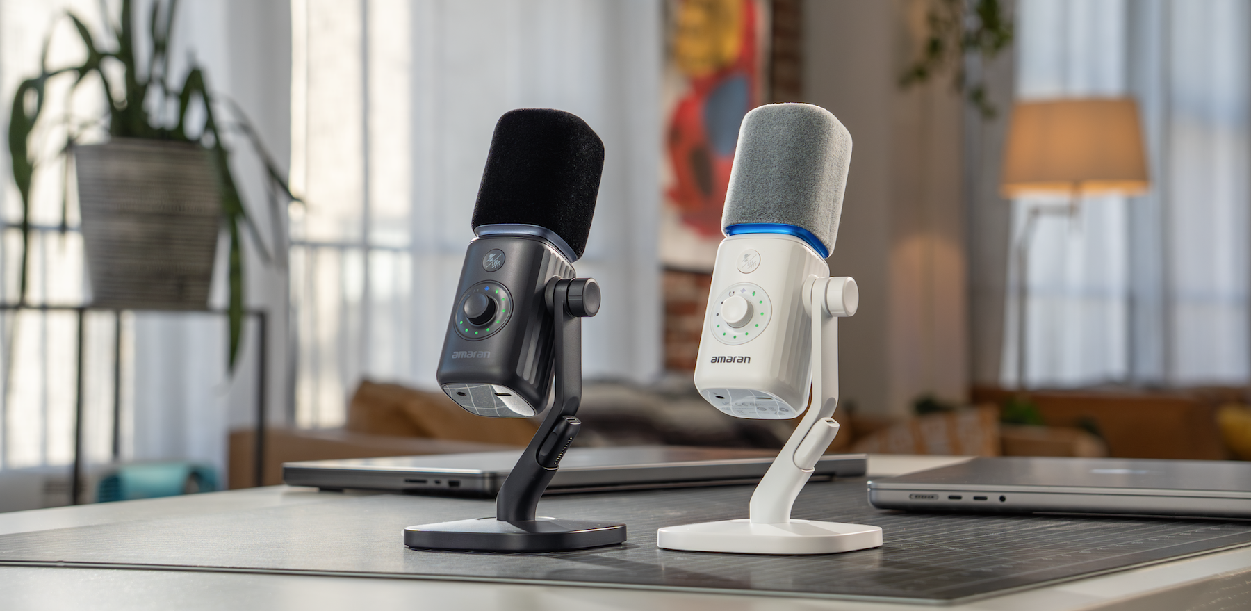 amaran Mic black and white