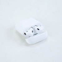 Apple Airpods with Charging Ca Picture