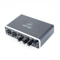 Behringer U-Phoria UMC202HD Au Picture