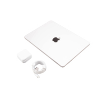 Apple MacBook Air 13.6" with M Picture