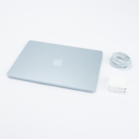 Apple MacBook Air 13.6" with M Picture
