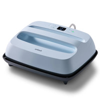 Cricut EasyPress 3 12x10" Hand Picture