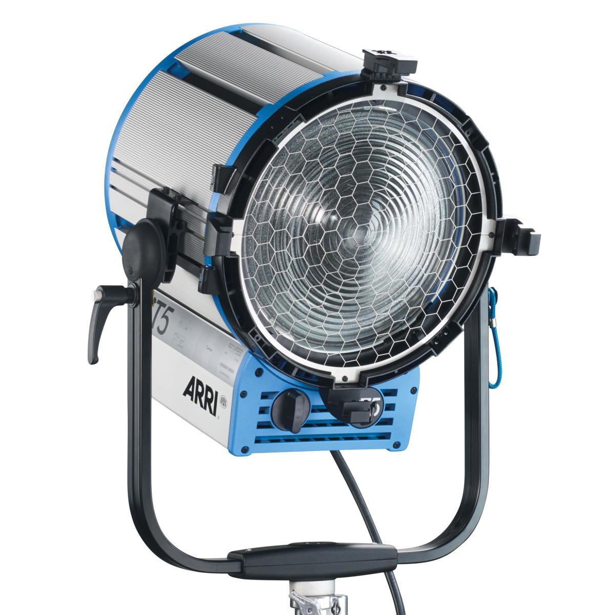 

ARRI True Blue ST5 5000W Studio Fresnel, Hanging, Pole Operated (120-230VAC)