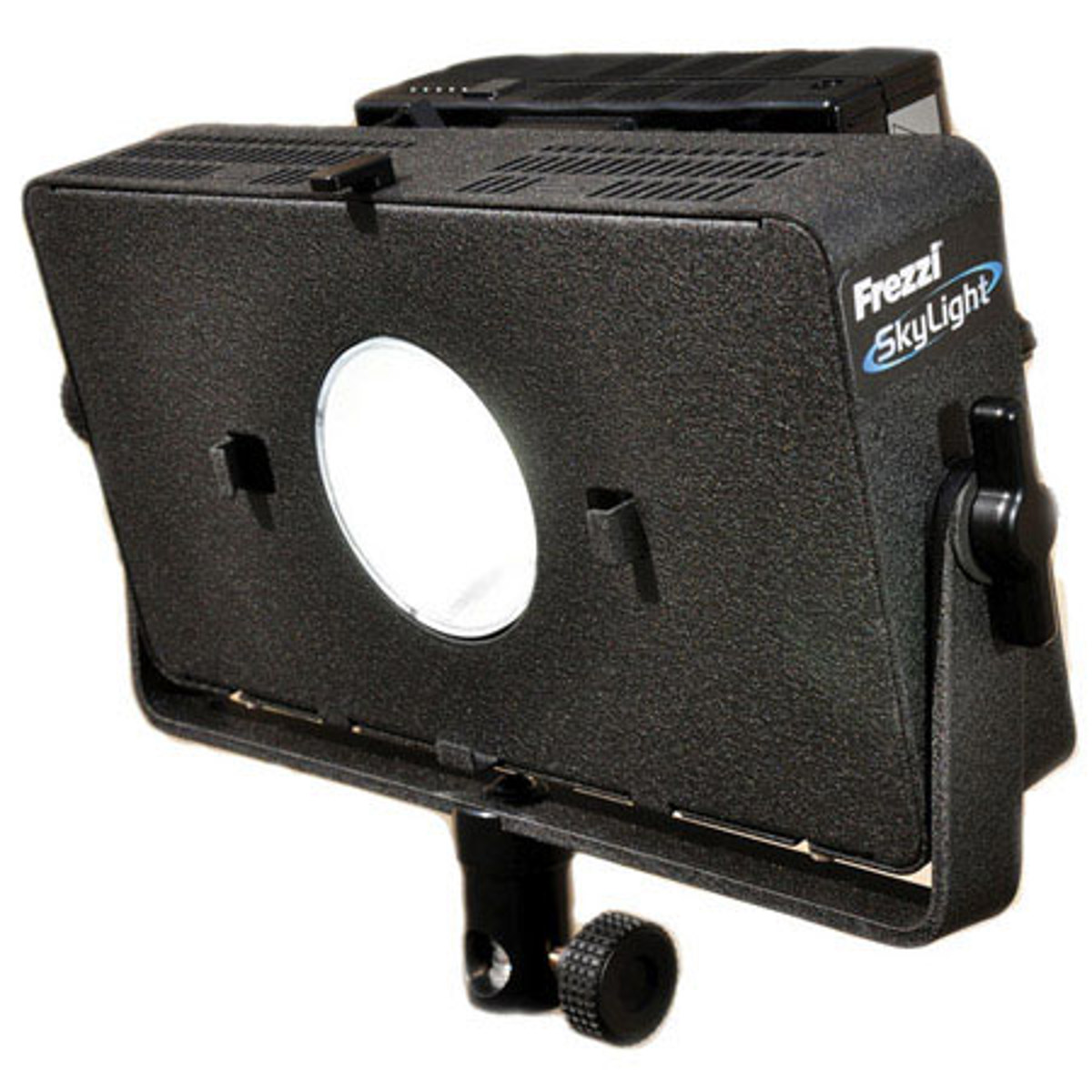

Frezzi SKY1V SkyLight High Intensity LED lamp with V-Mount Battery Bracket