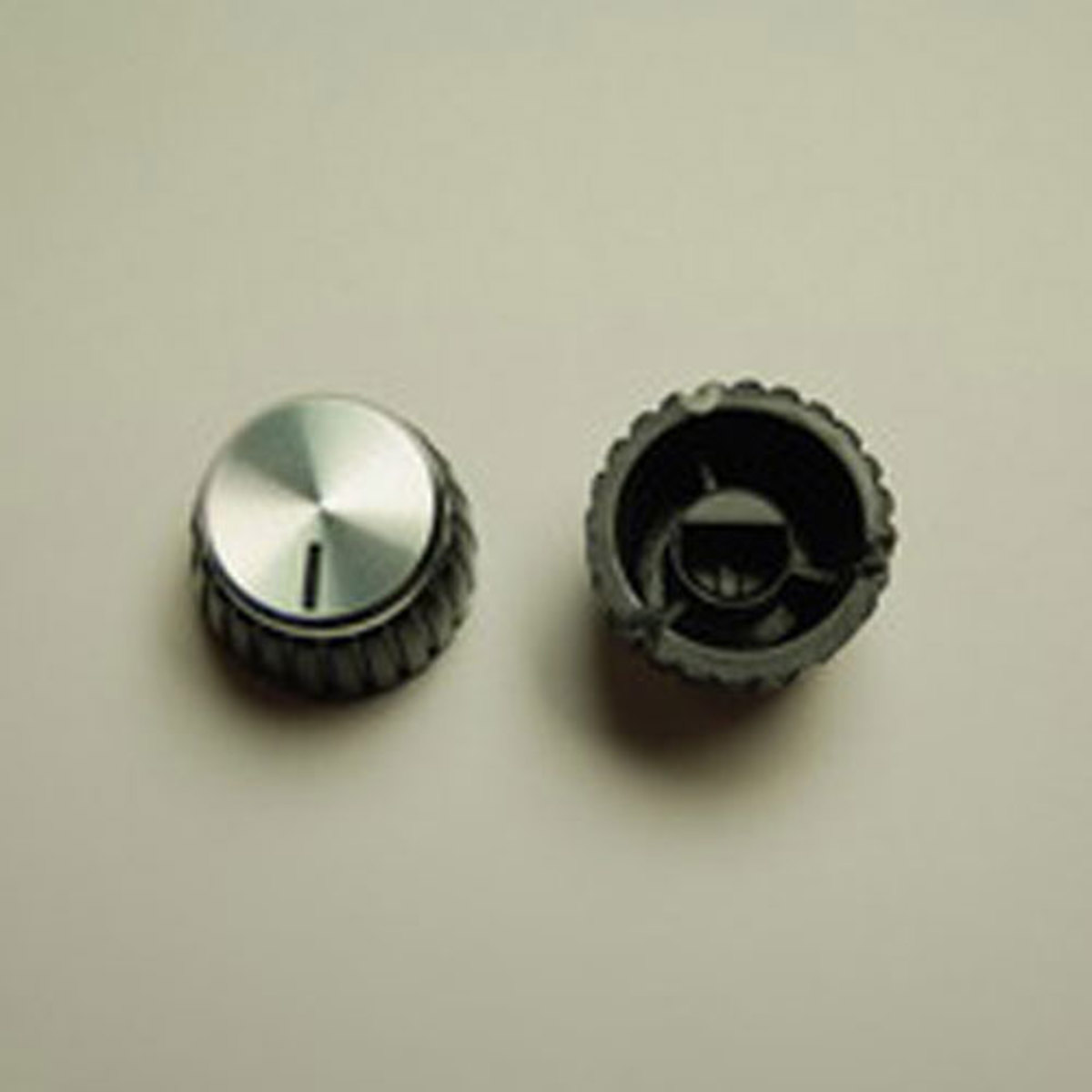 Image of Marshall AVT Silver Knobs